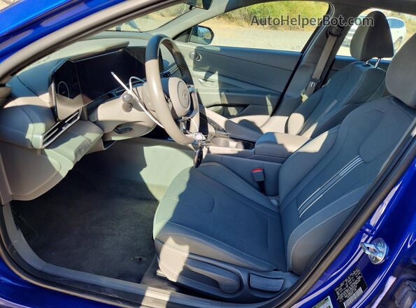 KMHLS4DG7SU033185 2025 HYUNDAI ELANTRA Blue Front interior view
