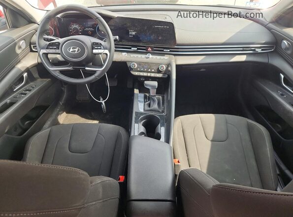 KMHLS4DG8RU771877 2024 HYUNDAI ELANTRA Red Առջևի վահանակի տեսք