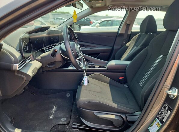KMHLS4DG8SU909021 2025 HYUNDAI ELANTRA Gray Вид салону спереду