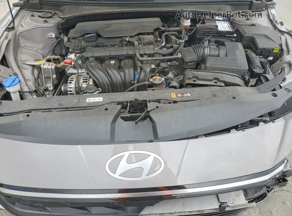 KMHLS4DG9RU688233 2024 HYUNDAI ELANTRA Silver Rear interior view