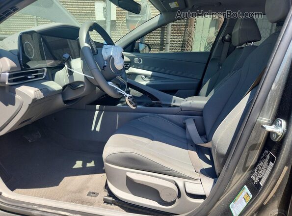 KMHLS4DG9RU767403 2024 HYUNDAI ELANTRA Gray Vista interior delantera