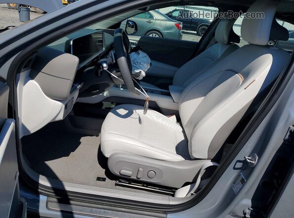 KMHM54AC3PA025591 2023 HYUNDAI IONIQ Gray Vista interior delantera