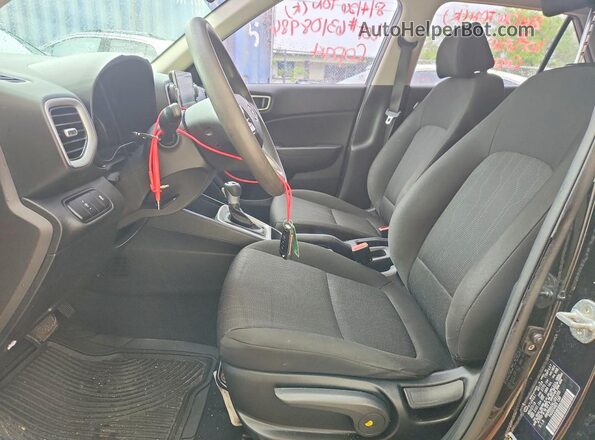 KMHRB8A34LU031205 2020 HYUNDAI VENUE Black წინა სალონის ხედი