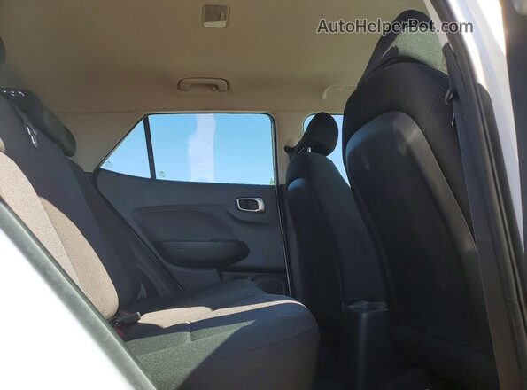 KMHRB8A37PU252903 2023 HYUNDAI VENUE White Вид задніх сидінь