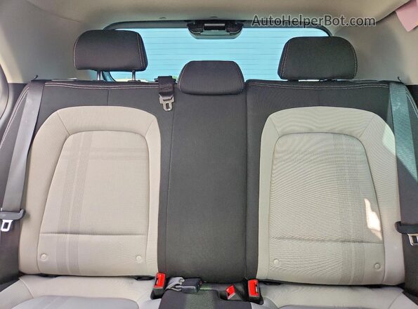 KMHRC8A31TU445040 2026 HYUNDAI VENUE Turquoise Rear seats view