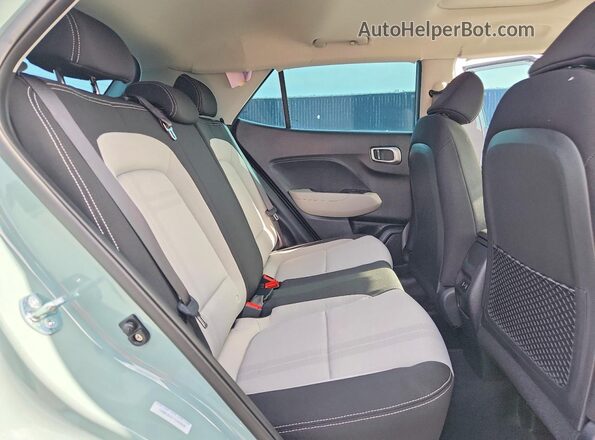 KMHRC8A31TU445040 2026 HYUNDAI VENUE Turquoise Rear interior view