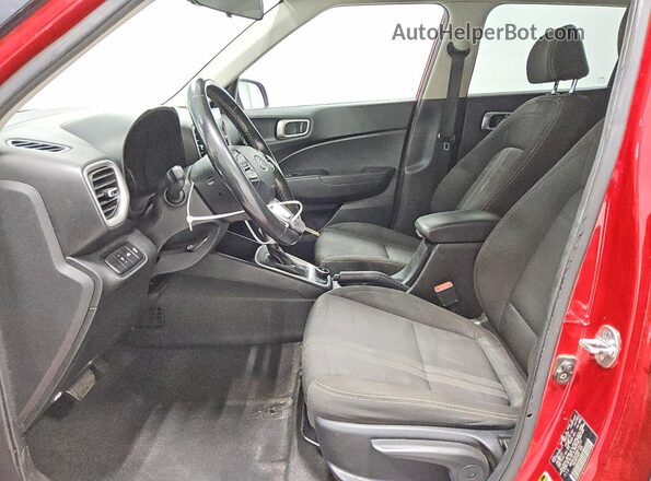 KMHRC8A35NU134777 2022 HYUNDAI VENUE Красный Вид салона спереди