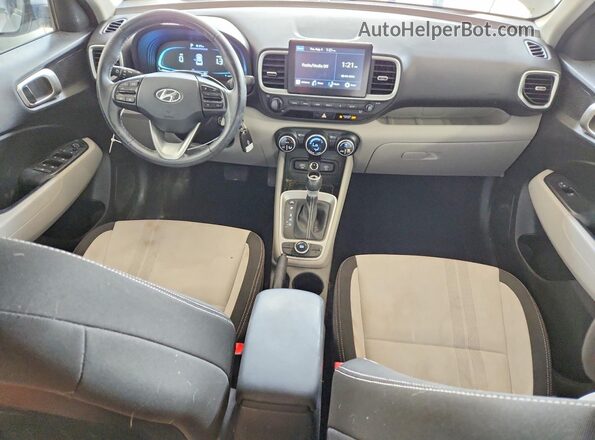 KMHRC8A35PU271012 2023 HYUNDAI VENUE Silver Vista del salpicadero