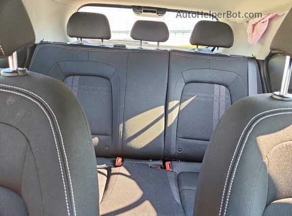 KMHRC8A35RU291571 2024 HYUNDAI VENUE Black Vista de los asientos traseros