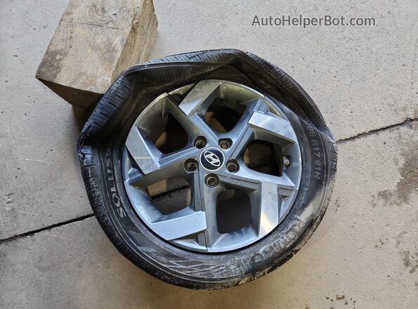 KMHRC8A36SU354635 2025 HYUNDAI VENUE White 