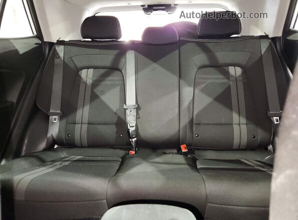 KMHRC8A36SU354635 2025 HYUNDAI VENUE White Вид задніх сидінь