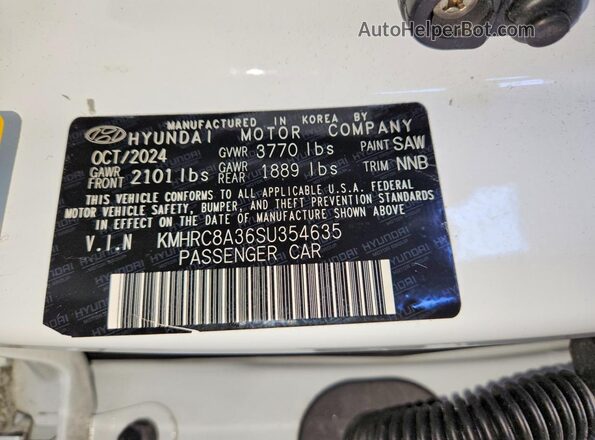 KMHRC8A36SU354635 2025 HYUNDAI VENUE White Вид наклейки з VIN-кодом
