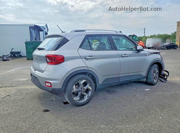 KMHRC8A37SU388065 2025 HYUNDAI VENUE Silver უკანა მარჯვენა