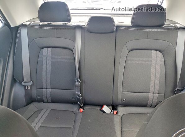KMHRC8A37SU388065 2025 HYUNDAI VENUE Silver უკანა სავარძლების ხედი