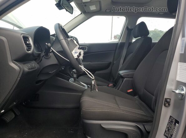 KMHRC8A37SU388065 2025 HYUNDAI VENUE Silver 