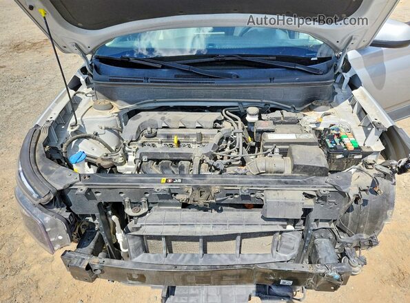 KMHRC8A3XPU219696 2023 HYUNDAI VENUE Silver Widok komory silnika