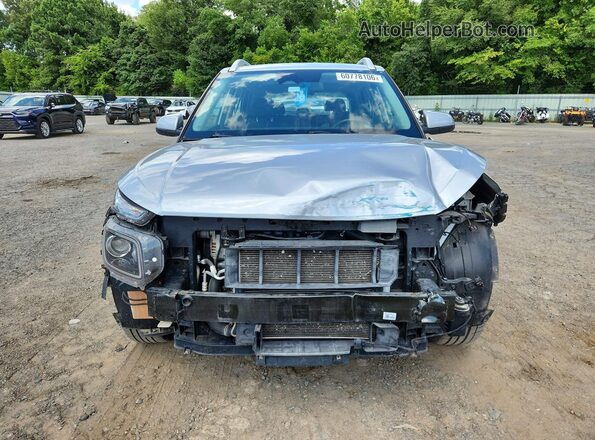 KMHRC8A3XPU219696 2023 HYUNDAI VENUE Silver Widok z przodu