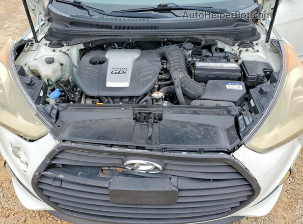 KMHTC6AE8GU290729 2016 HYUNDAI VELOSTER Белый Вид задней части салона
