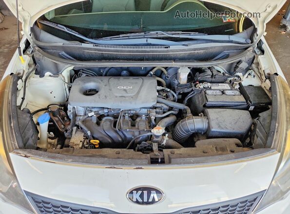 KNADM4A30G6540765 2016 KIA RIO Белый Вид задней части салона