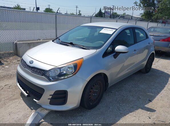KNADM5A32G6633423 2016 KIA RIO Silver წინა მარცხენა ხედი სამი მეოთხედიდან