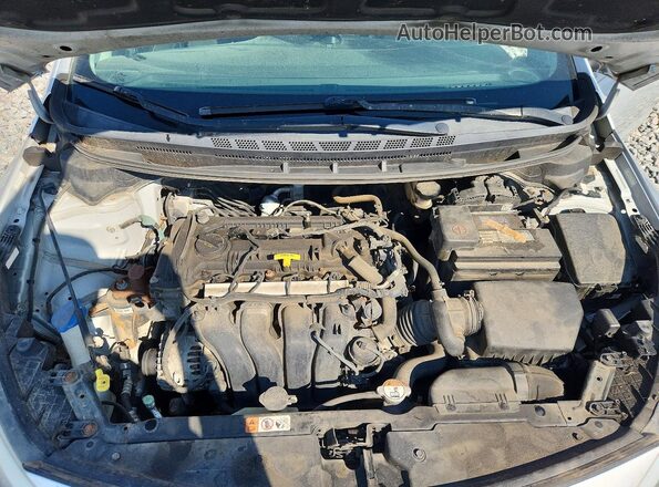 KNAFK4A65G5512426 2016 KIA FORTE Silver Vista del compartimento del motor