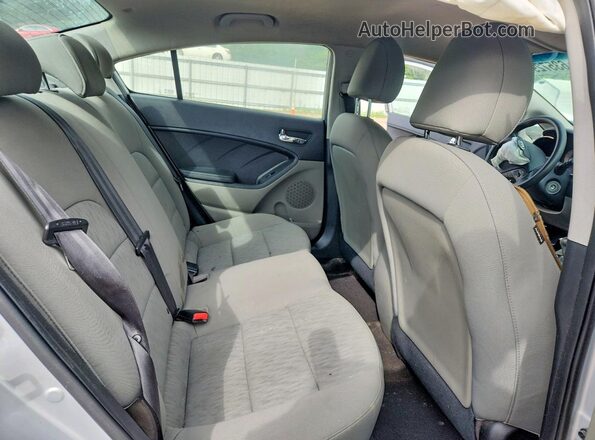 KNAFK4A6XG5478337 2016 KIA FORTE Silver Widok tylnych siedzeń