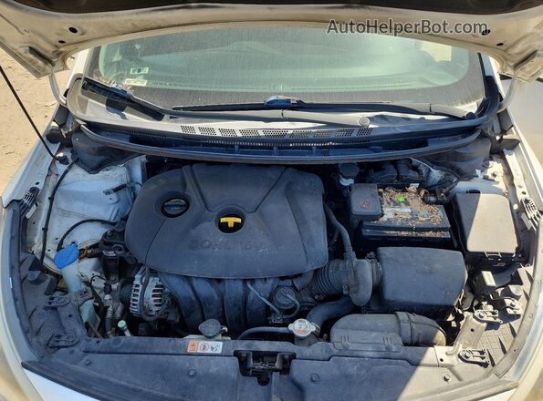 KNAFX4A62G5554117 2016 KIA FORTE White უკანა სალონის ხედი