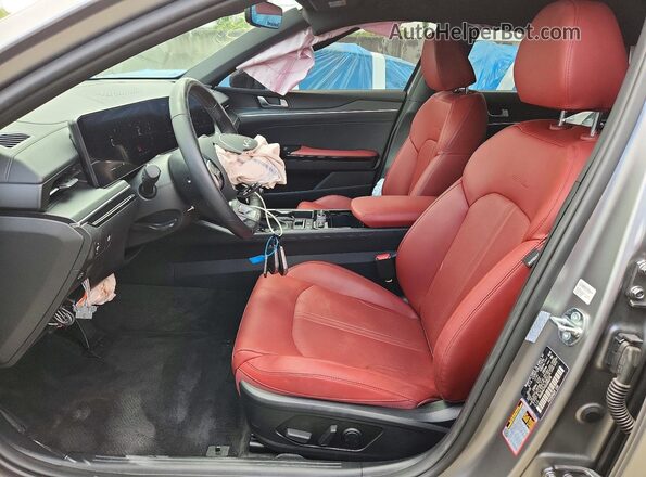 KNAG64J75S5366376 2025 KIA K5 Silver Вид салону спереду