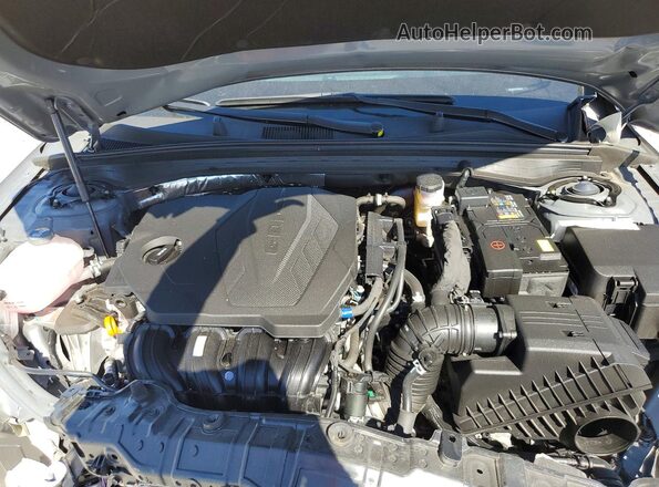 KNAG64J75S5366376 2025 KIA K5 Silver Вид задньої частини салону
