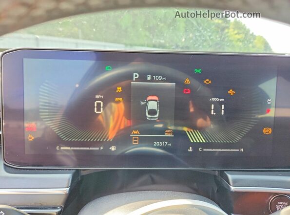KNAG64J77S5376021 2025 KIA K5 Black Vista del cuadro de instrumentos