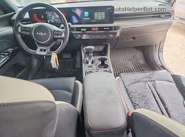KNAG64J79T5447396 2026 KIA K5 Black Vista del salpicadero