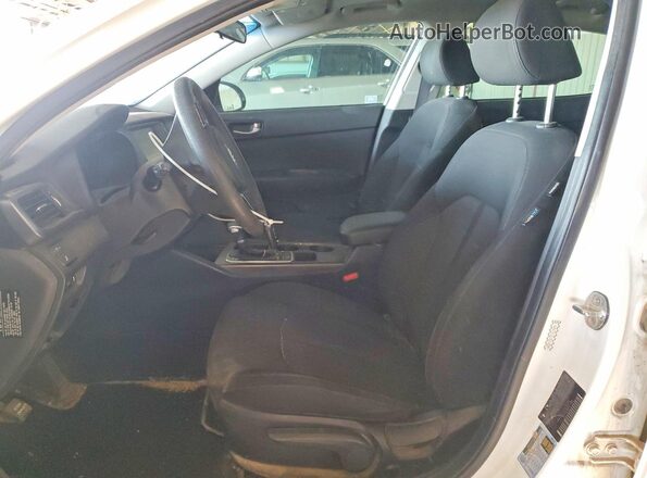 KNAGT4L33J5216509 2018 KIA OPTIMA White Вид салону спереду
