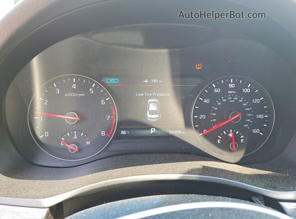 KNALC4J1XH5070071 2017 KIA CADENZA White Vista del cuadro de instrumentos