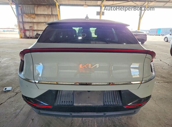 KNDC34LA2R5615116 2024 KIA EV6 Tan Հետևի տեսք