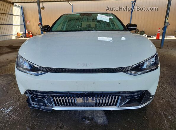 KNDC34LA7P5607154 2023 KIA EV6 Белый Вид спереди