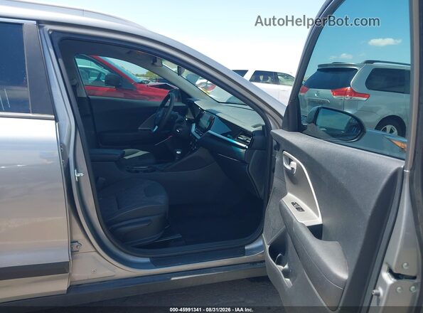 KNDCB3LC3N5542217 2022 KIA NIRO Серый Вид салона спереди