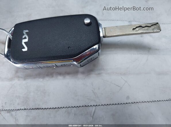 KNDCB3LC3N5542217 2022 KIA NIRO Серый Вид панели приборов