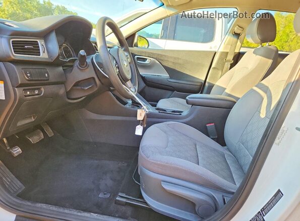 KNDCB3LC4H5045696 2017 KIA NIRO Белый Вид салона спереди