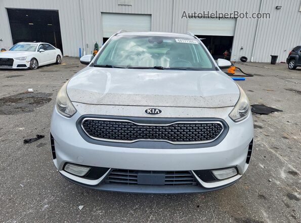 KNDCB3LC7H5074674 2017 KIA NIRO Silver Widok z przodu