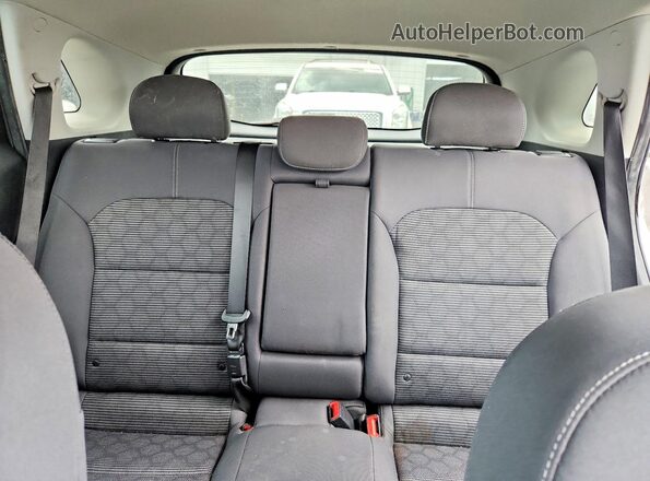 KNDCB3LC7H5074674 2017 KIA NIRO Silver Widok tylnych siedzeń