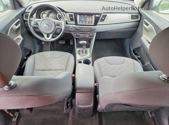 KNDCB3LC7H5074674 2017 KIA NIRO Silver Widok deski rozdzielczej