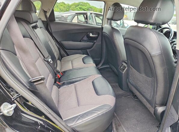 KNDCC3LG5N5158617 2022 KIA NIRO Black Widok wnętrza z tyłu
