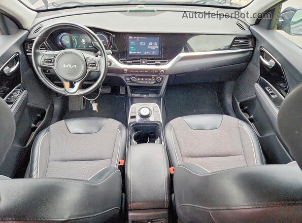 KNDCC3LG5N5158617 2022 KIA NIRO Black Widok deski rozdzielczej