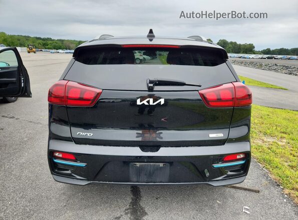 KNDCC3LG5N5158617 2022 KIA NIRO Black 