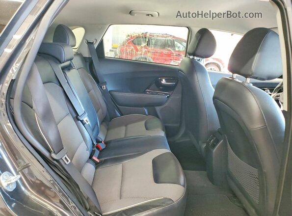 KNDCC3LG5N5159749 2022 KIA NIRO Gray Rear interior view