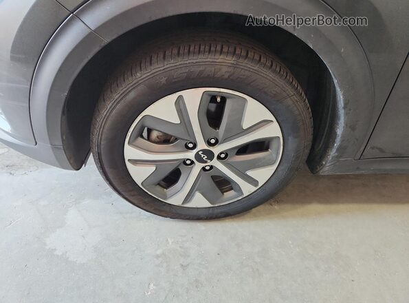 KNDCC3LG9N5160595 2022 KIA NIRO Black 
