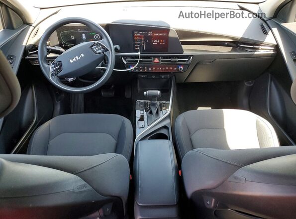 KNDCP3LE1R5188464 2024 KIA NIRO Black Dashboard view