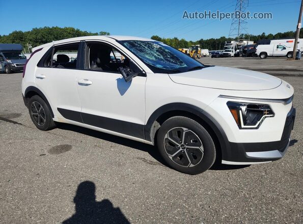 KNDCP3LE9T5329076 2026 KIA NIRO White 