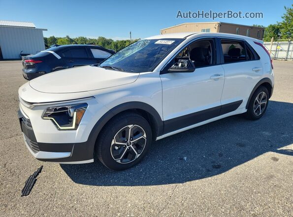 KNDCP3LE9T5329076 2026 KIA NIRO White 