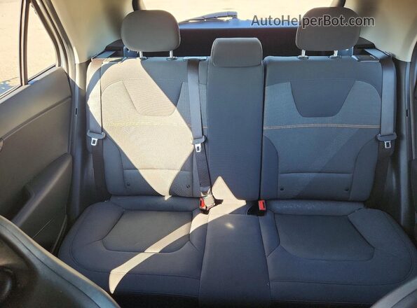 KNDCP3LE9T5329076 2026 KIA NIRO White Widok tylnych siedzeń